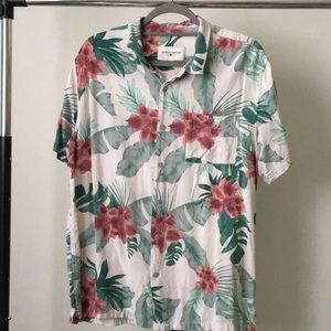 Mens Large Hawaiin button down shirt
